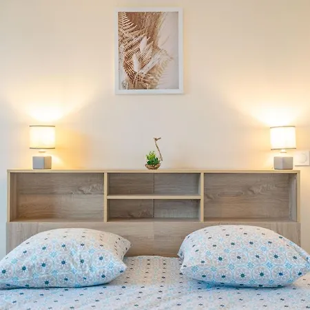 Maison De Centre Ла-Трамблад